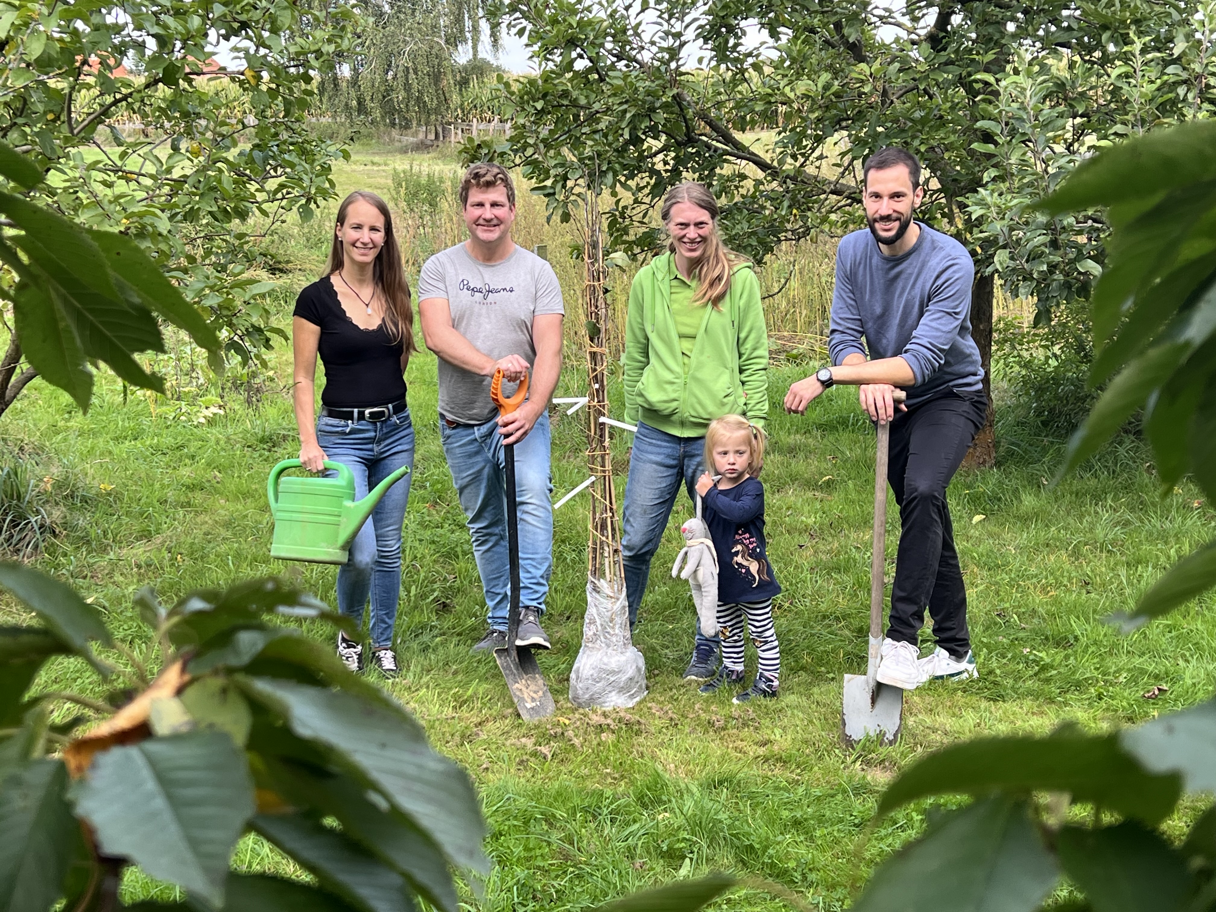 Baumpflanzaktion "Einheitsbuddeln"