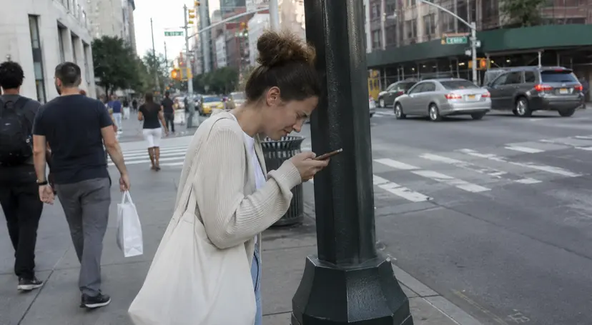 How to Quit Social Media Without Feeling Like You Disappeared From Earth