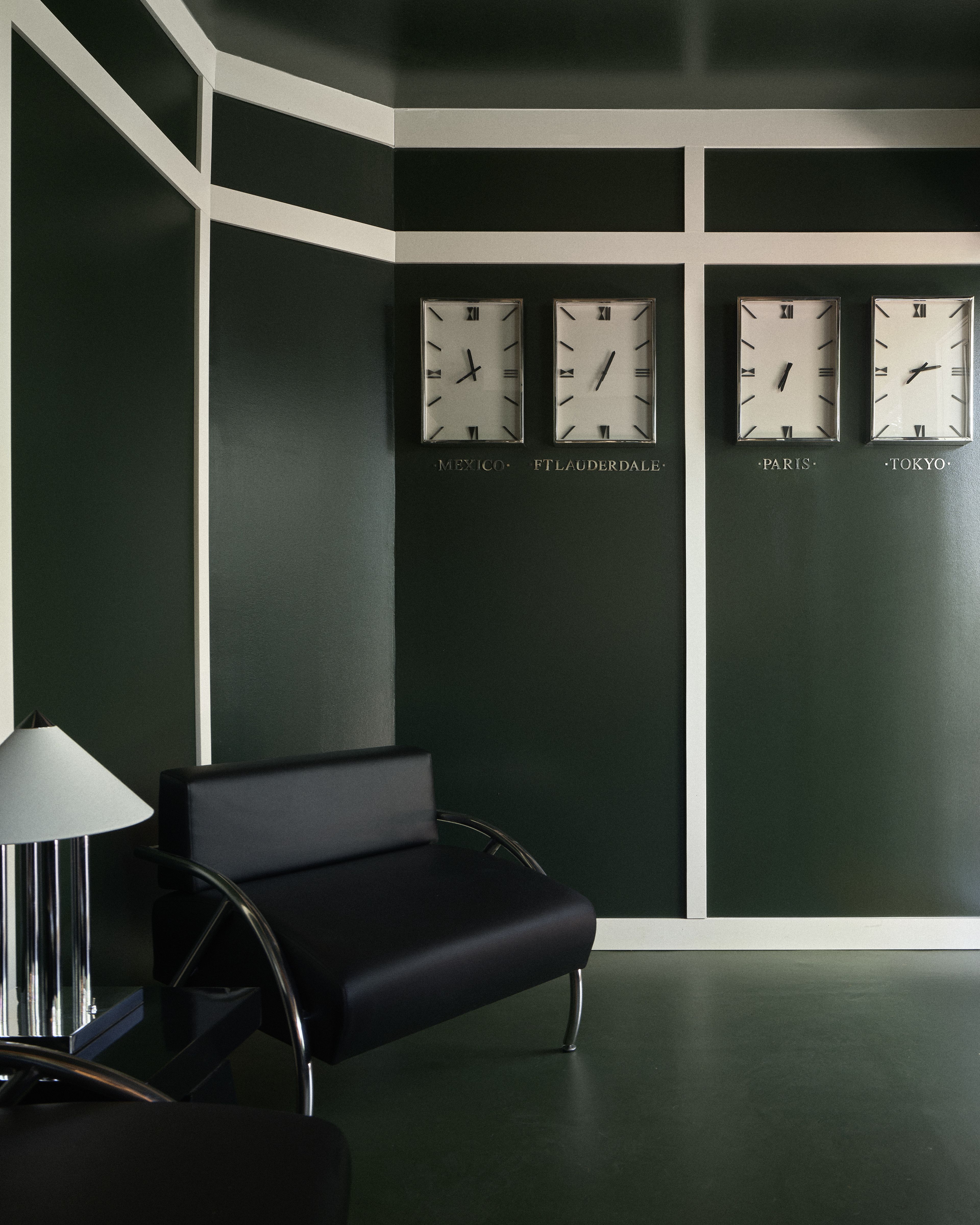 Perroquet Hotels
