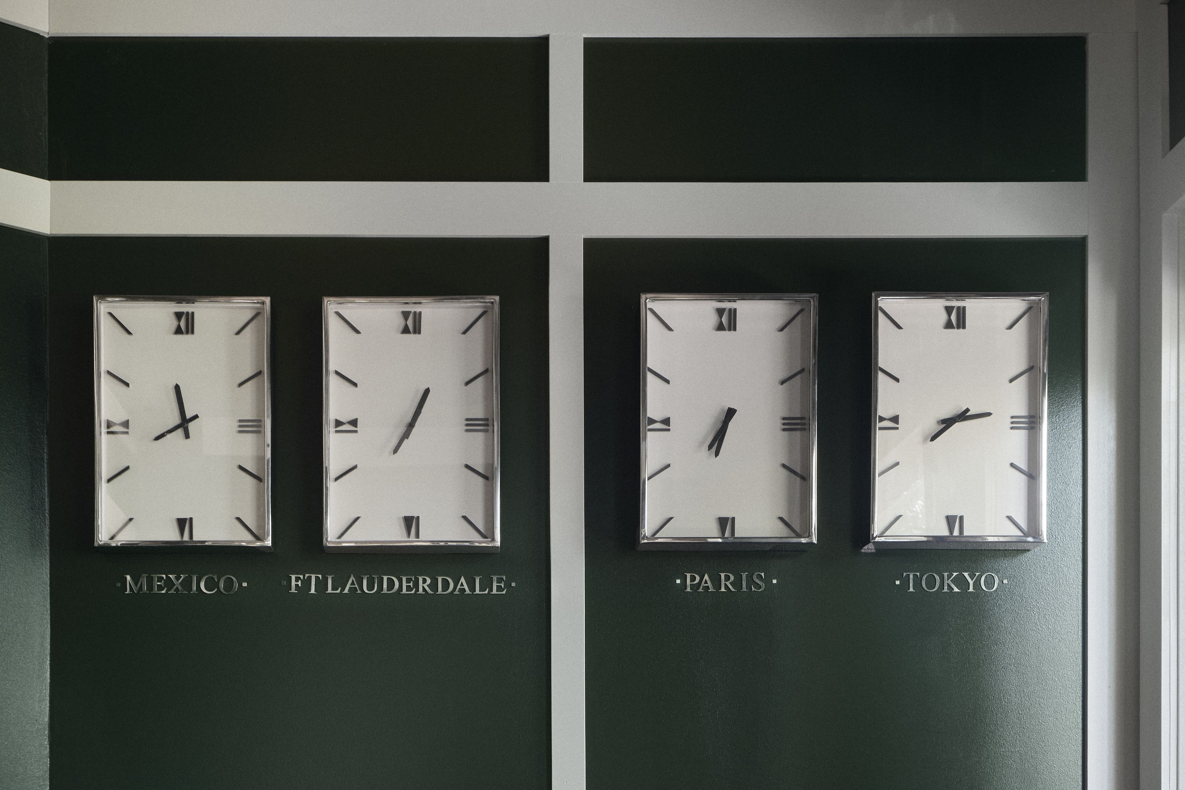 Perroquet Hotels