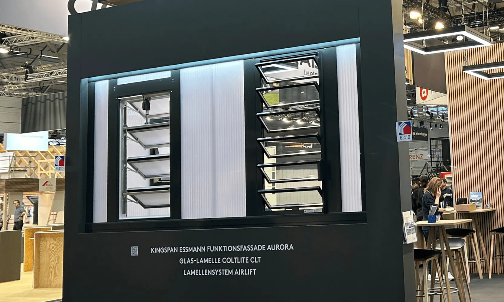 Kingspan Essmann Funktionsfassade Aurora Glas-Lamelle Coltlite CLT Lamellensystem Airlift