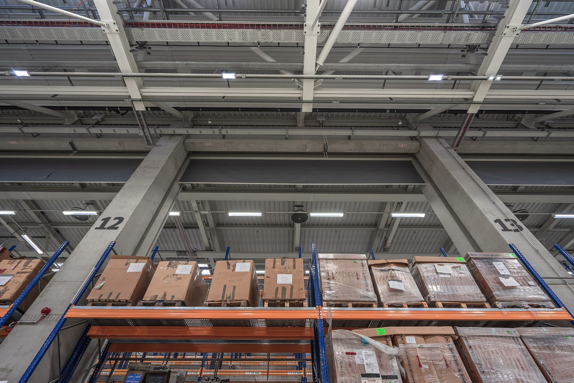 SmokeMaster SM-ST in warehouse roof