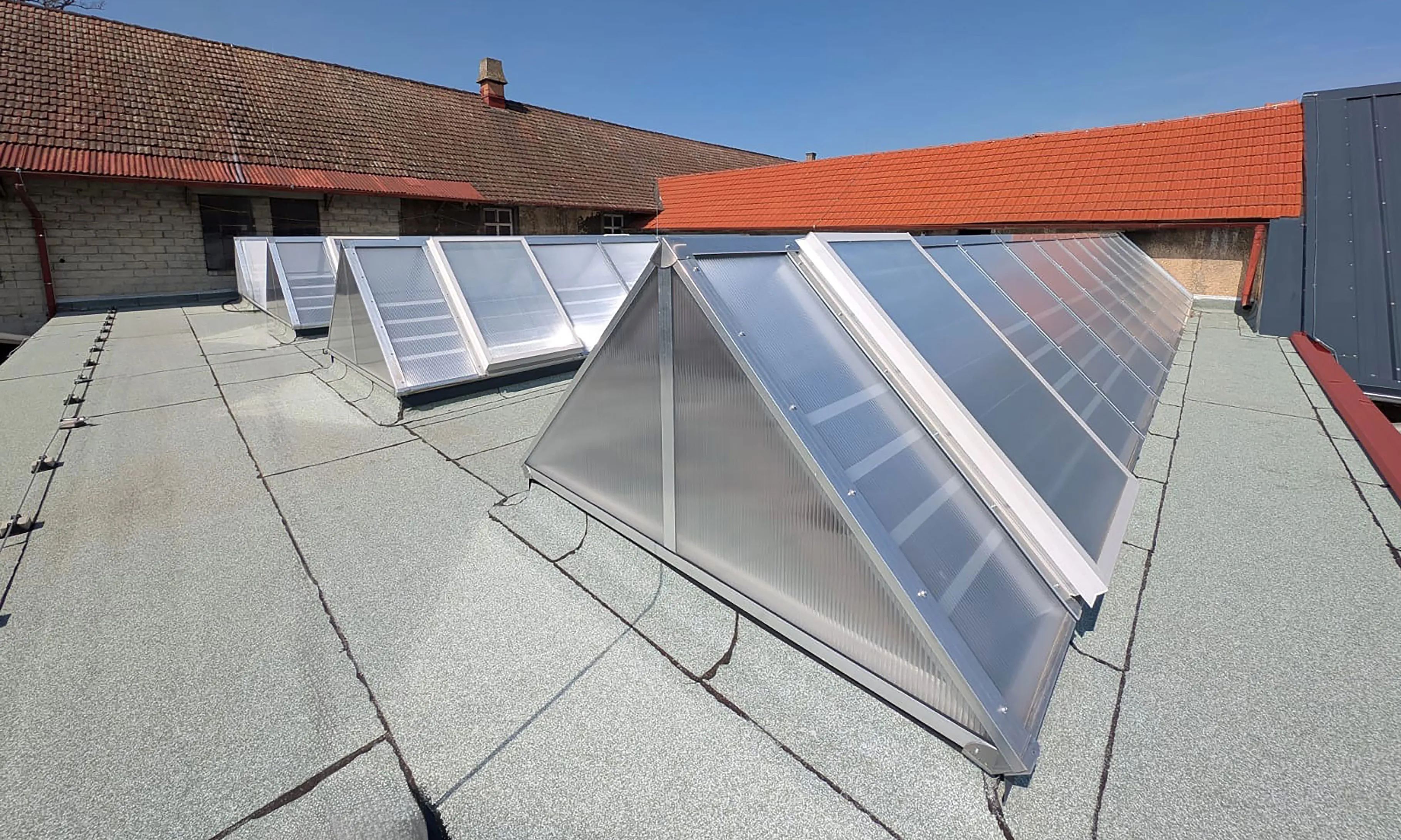 Kingspan Essmann Sattellichtbandsysteme SLB basic ID 1200 plus Motorworld Metzingen