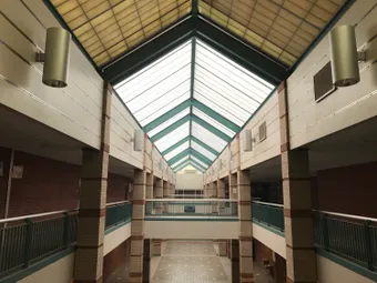Retrofit project with QuadSpan™ skylight