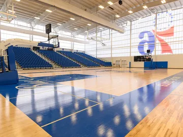 UniQuad polycarbonate wall system in basketball court area