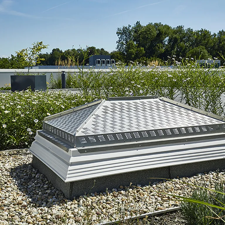Kingspan Essmann Hagel-, Durchsturz- und Sonnenschutzsystem HDS LK für Lichtkuppeln
