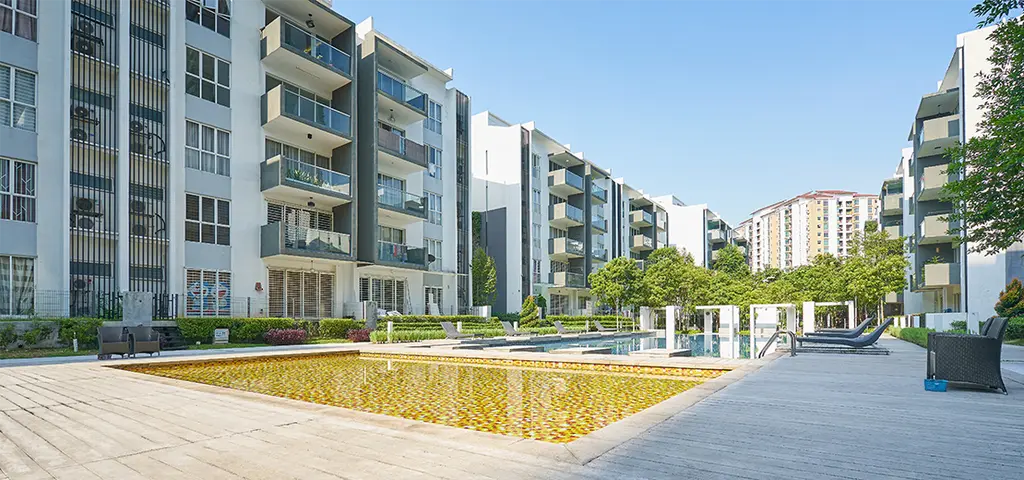 Apartmentbuilding with pools