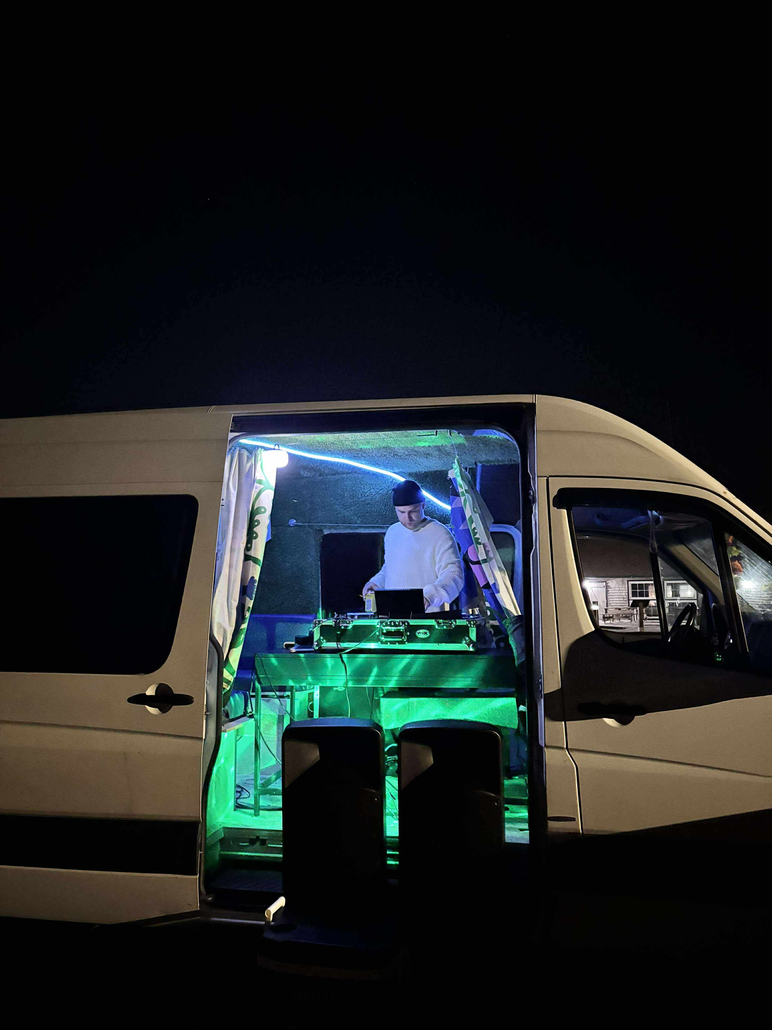 Rave Dans Van
