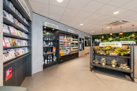 Van Kessel - Tankstation Shop