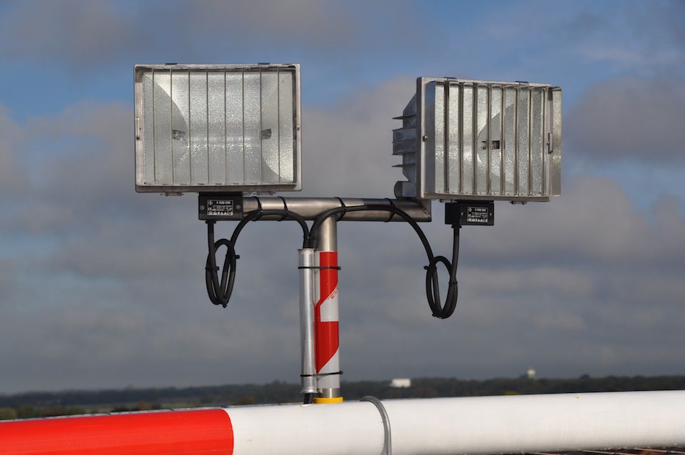 DWT-HS Halogen Heliport Strahler 3
