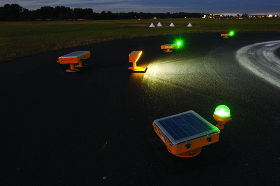 DWT-AV-FL-SOL-RF Funkgesteuertes Solar-Heliport-Flutlicht 3