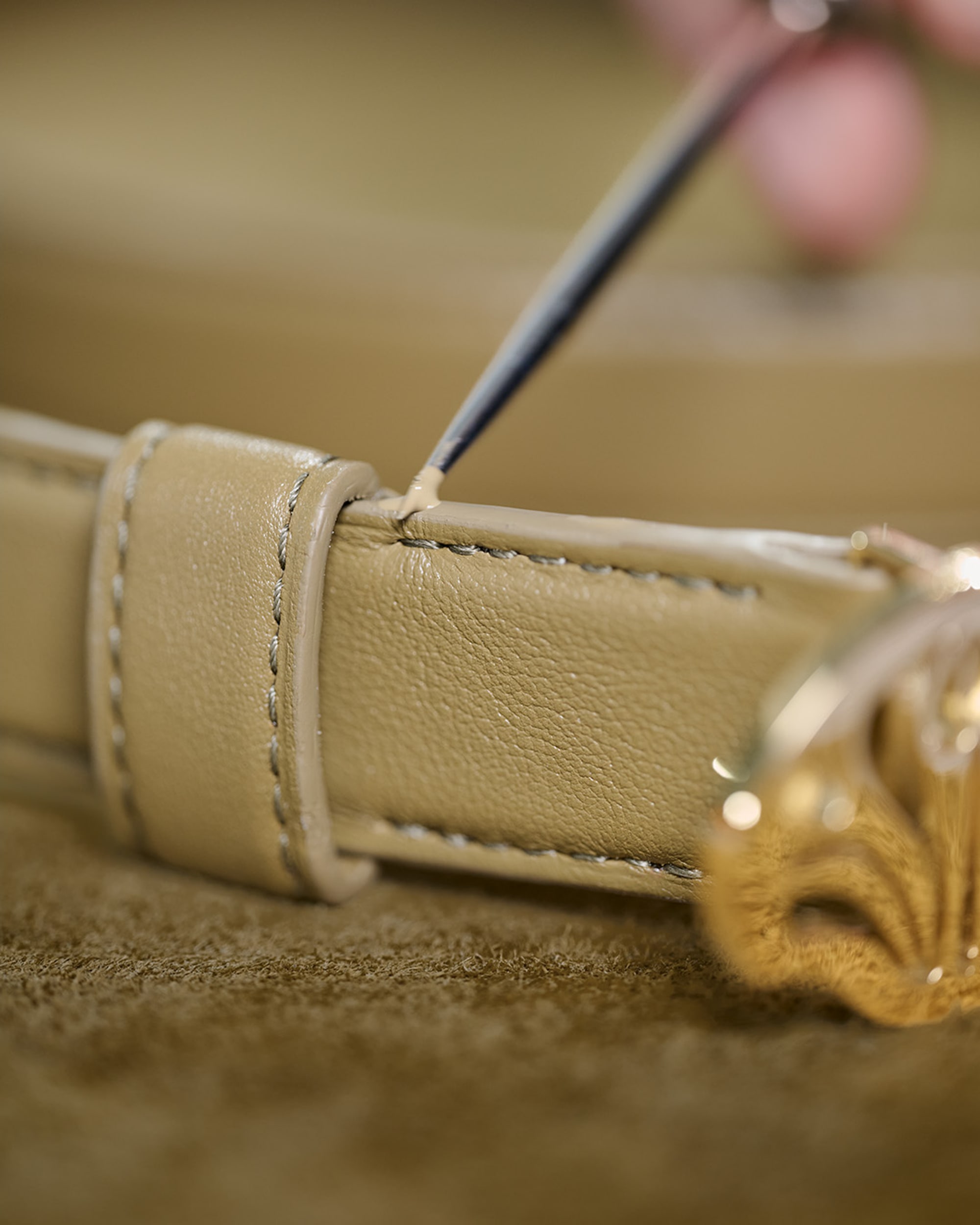 Atelier maroquinier — couture sellier main