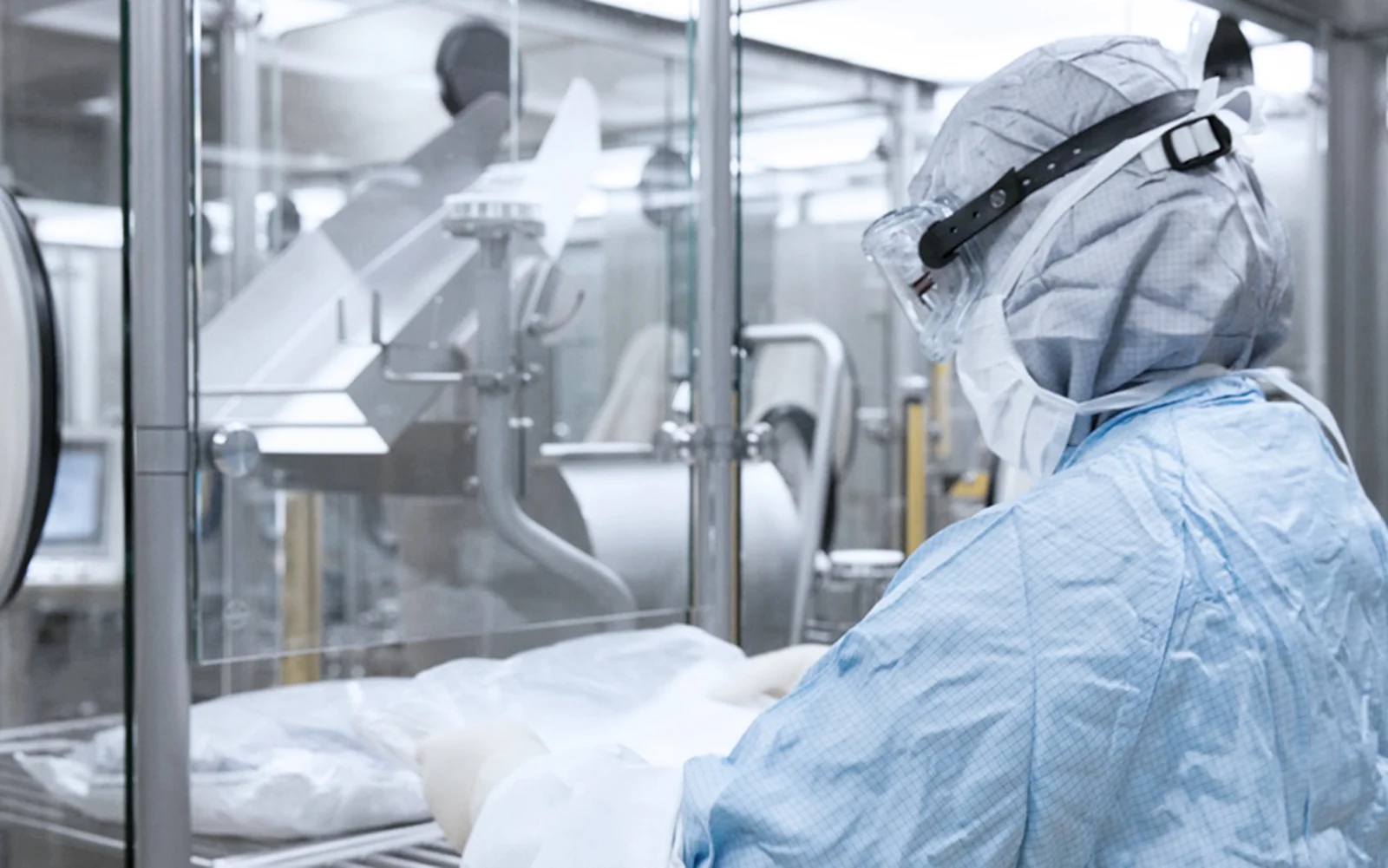 Aseptic filling machines and solutions for secondary packaging