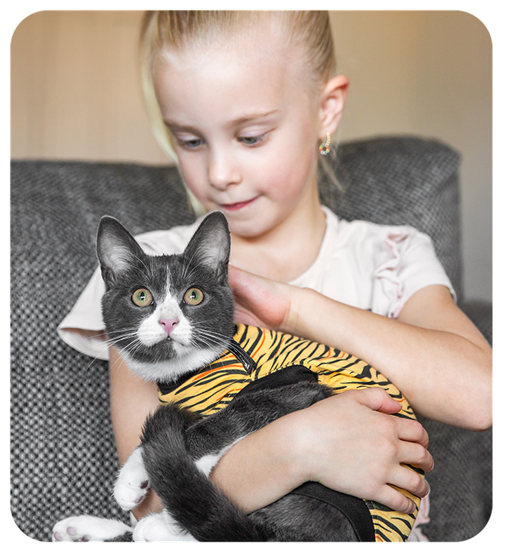 suitical-how-to-prepare-for-your-kitten-child-cuddling-with-kitten