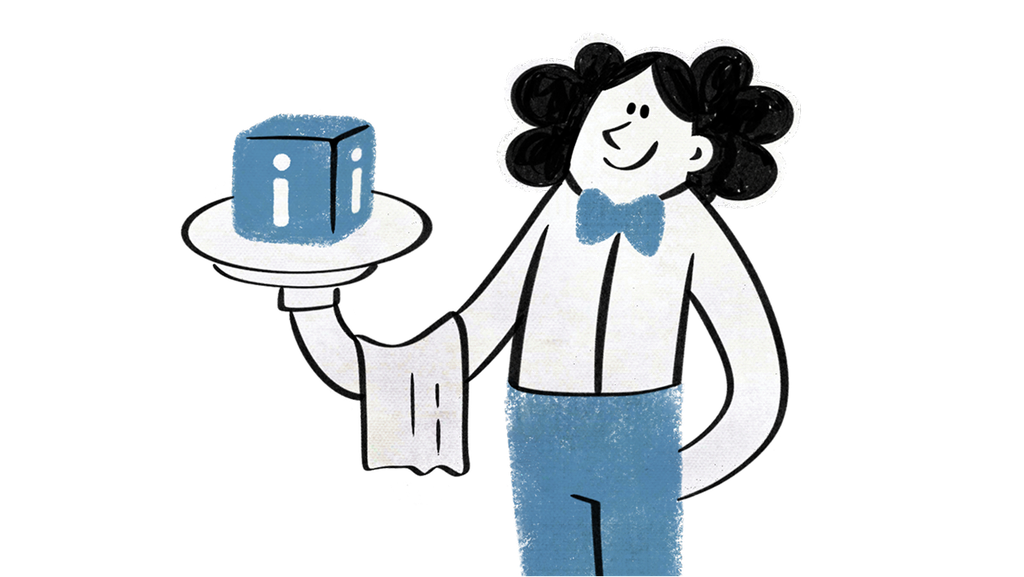 Cartoon-Kellner mit lockigem Haar hält ein Tablett mit einem blauen Würfel, der mit „i“ markiert ist, trägt eine Fliege und eine Schürze und lächelt fröhlich.
