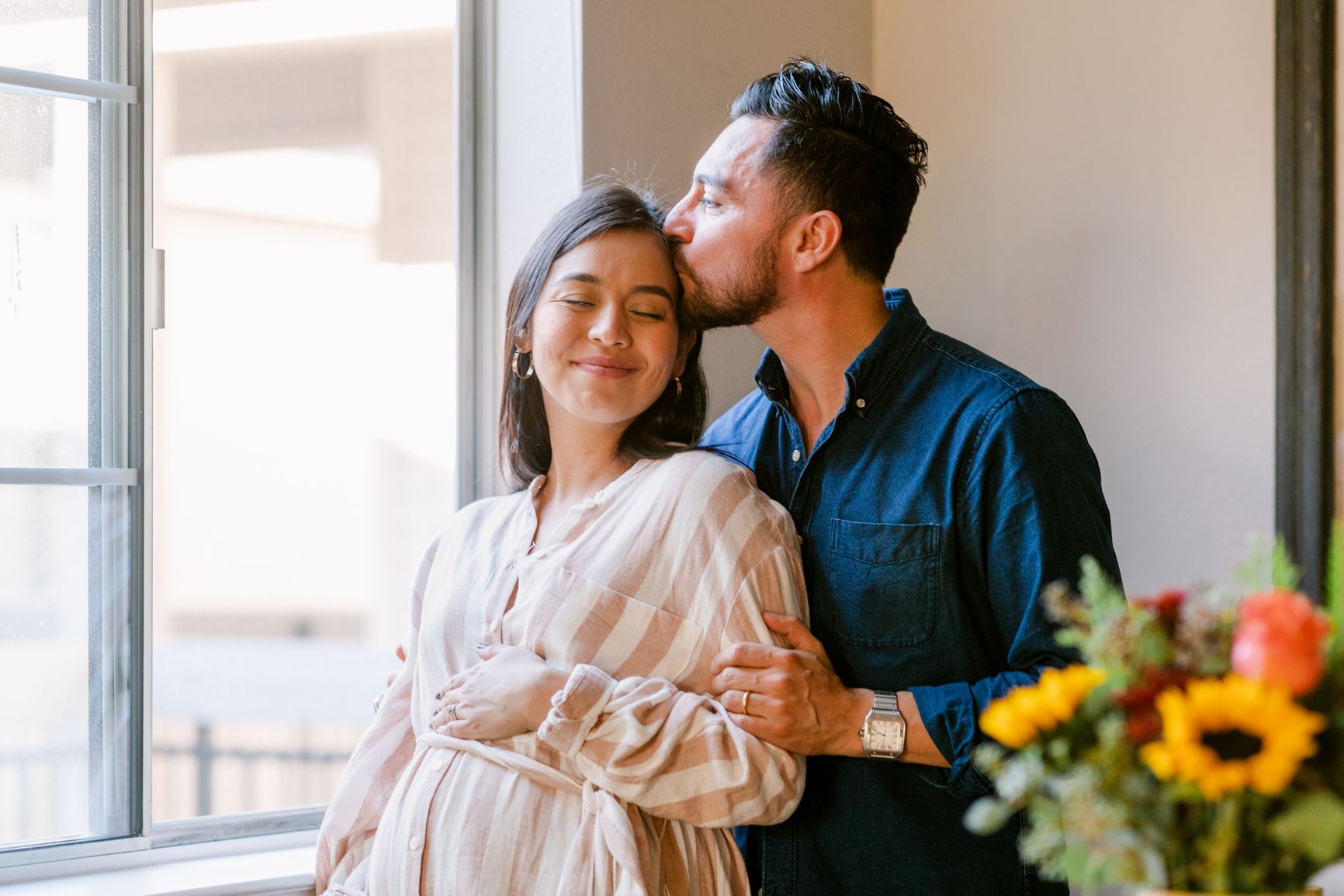 pregnant couple