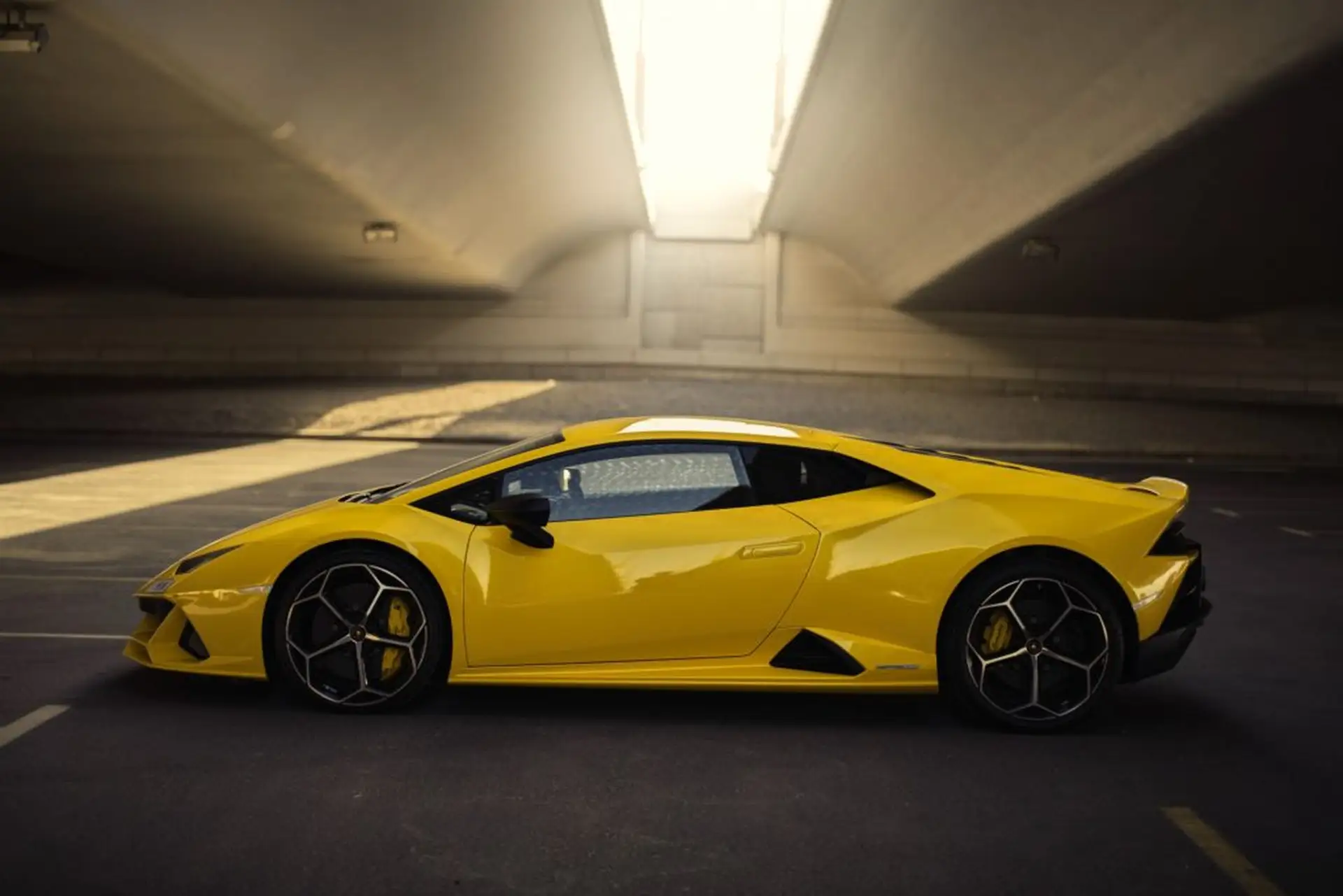Dubai’s Traffic Rules for Car Renters: Your Guide to Confident Driving