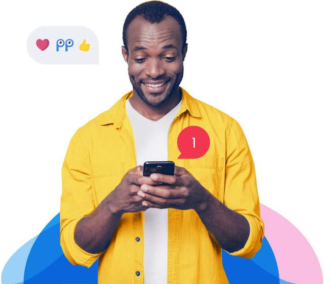 Man sharing Smartsupp on his phone