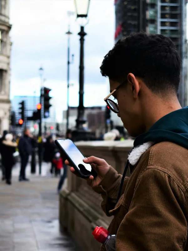 The art of trust and the science of attention