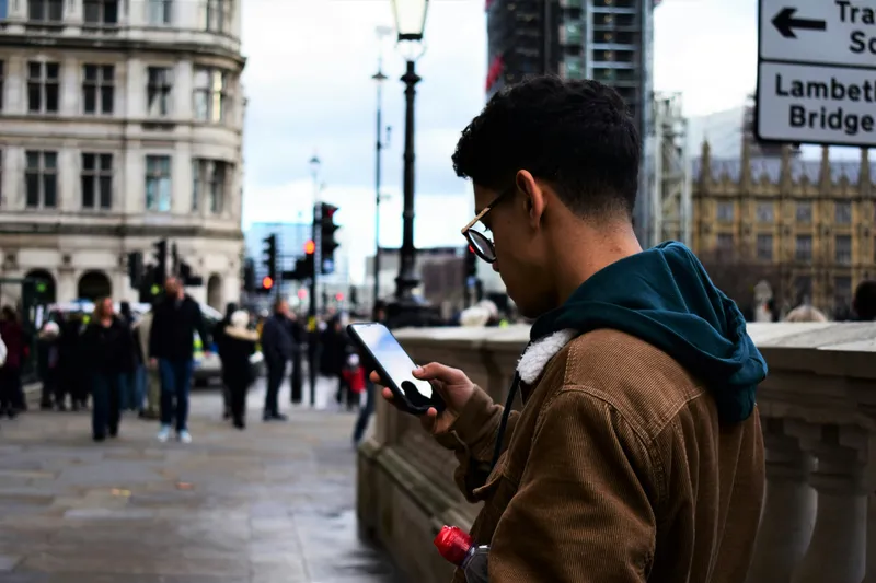 The art of trust and the science of attention