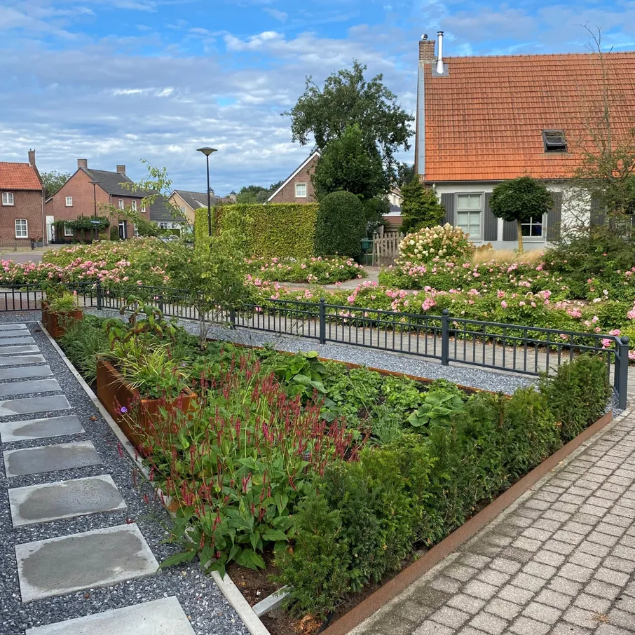 Onderhoudsvriendelijke bloementuin 01