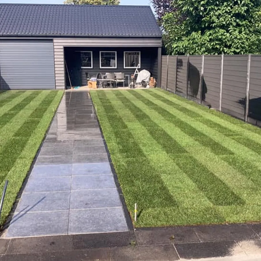 Achtertuin met beregeningssysteem in vlierden 01