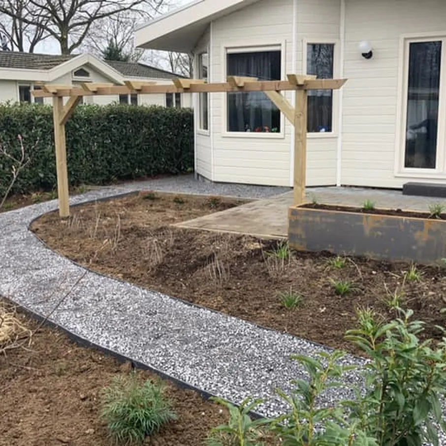 Natuurlijke chalettuin in susteren 01