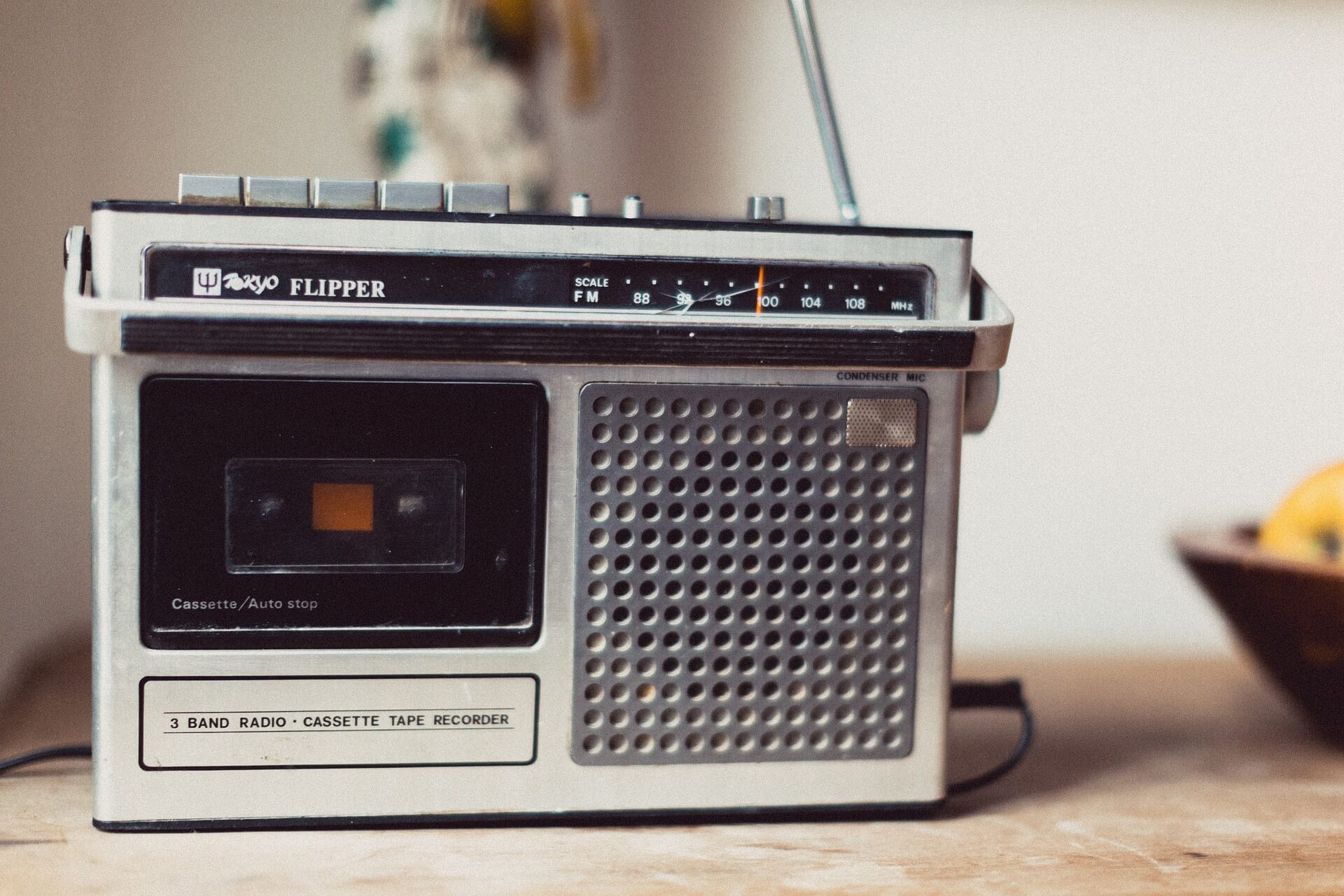 radio-821602_1920