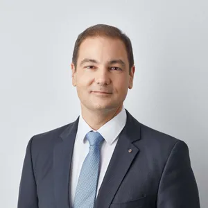 Portraitaufnahme von INTERSPAR-Geschäftsführer Mag. Johannes Holzleitner