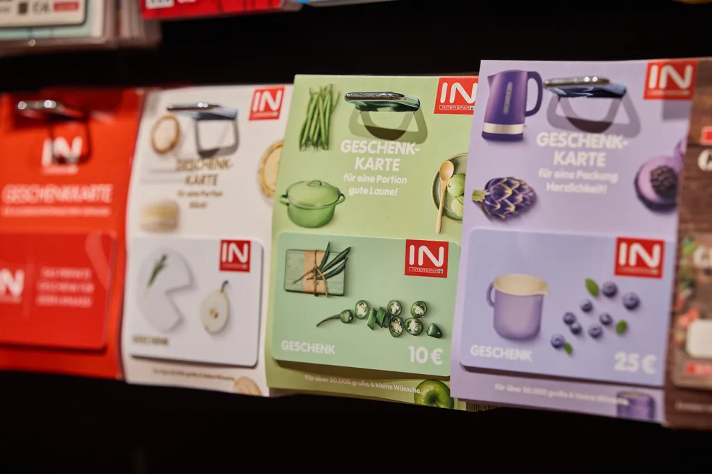 Verschiedene Versionen der INTERSPAR-Geschenkkarten zum Aufladen