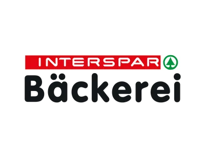 Rotes und weißes „INTERSPAR“-Logo mit den großen Buchstaben „Bäckerei“ und einem grünen Baumsymbol in einem weißen Rechteck.