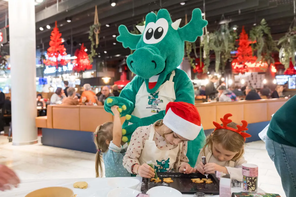 INGO die Spürnase beim Keksebacken mit Kindern im INTERSPAR-Restaurant Salzburg Europark