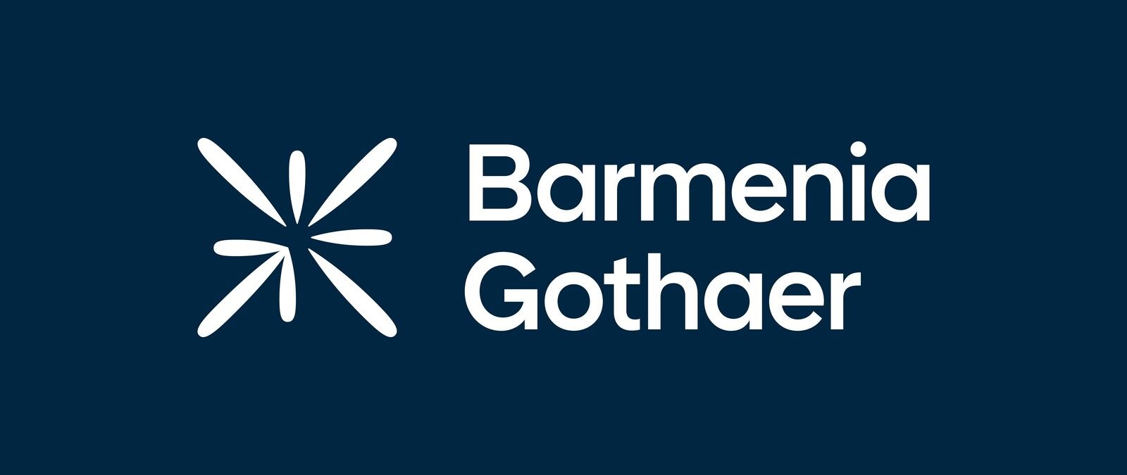 Logo mit weißem Symbol und dem Schriftzug "Barmenia Gothaer" auf dunkelblauem Hintergrund. - Maxim Klaus, BarmeniaGothaer Essen