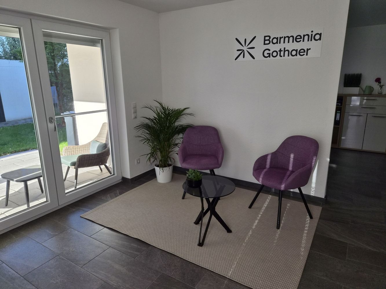 Lounge Ecke 2 - Stephanie Kreutz, BarmeniaGothaer Raubling