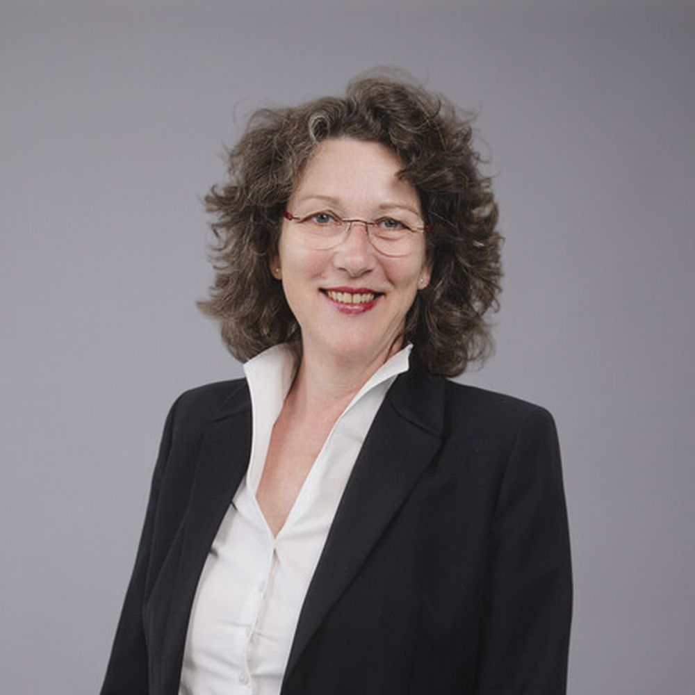 Manuela Simone Schwert
