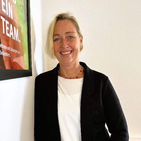 Sonja  Hoffmeister 