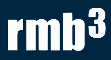 Weißer Text "rmb3" auf dunkelblauem Hintergrund.