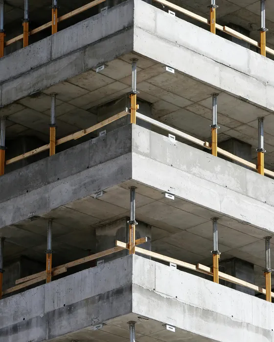 Bâtiment en Béton Gris