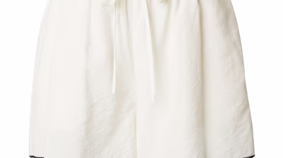 Marie von Behrens Spring/Summer 24 pack shots - Marie-von-Behrens-co-created-by-ABOUT-YOU_Pack-Shots_Tessa-shorts_white_5900