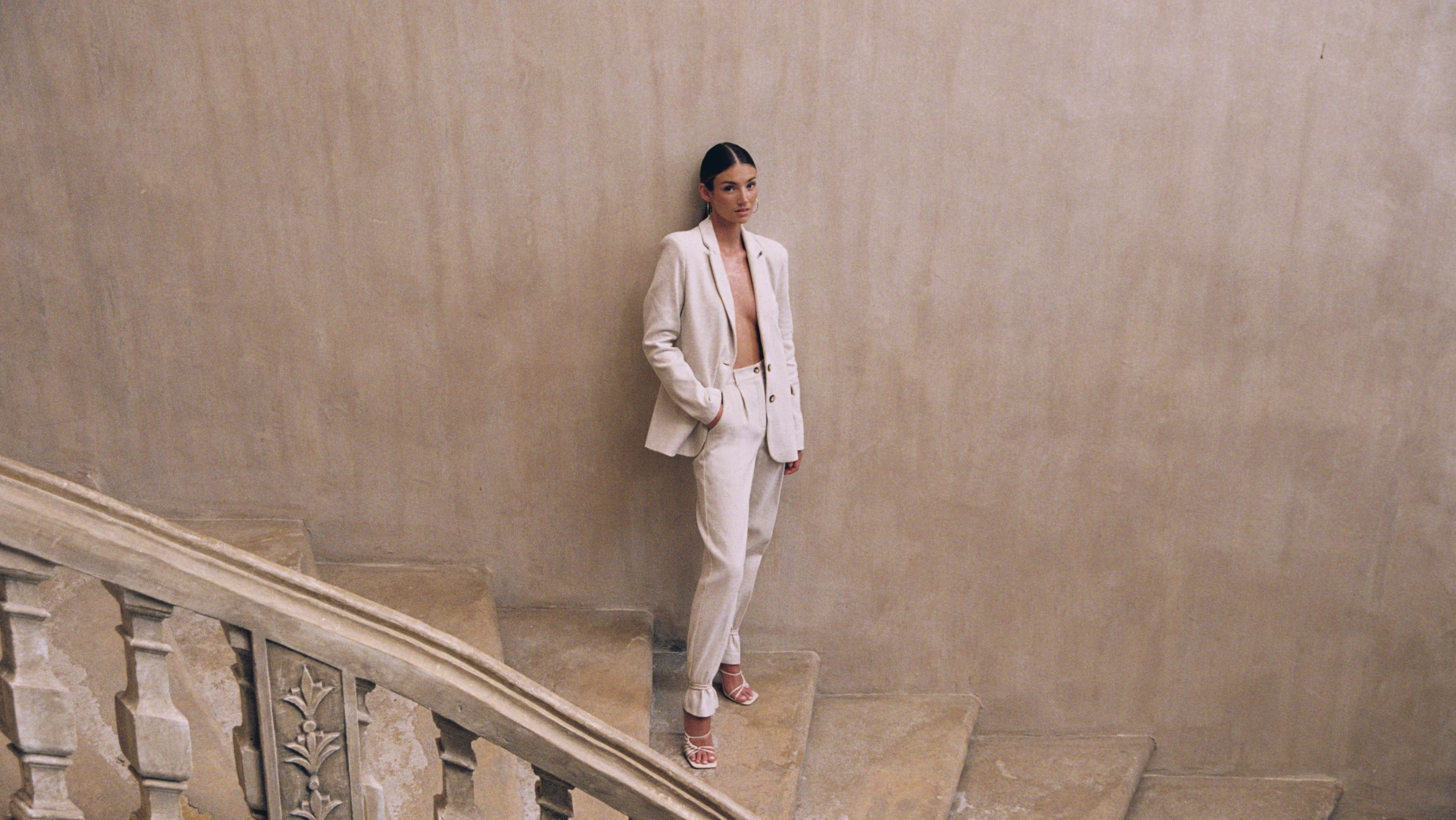 ABOUT YOU launches exclusive personal brand with supermodel Lorena Rae: RÃRE encourages and strengthens to go one’s own way