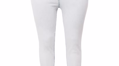 CITA MAASS Spring/Summer 24 pack shots - Cita-Maass-co-created-by-ABOUT-YOU_Pack-Shots_Juliana-skinny-jeans_light-blue_5990