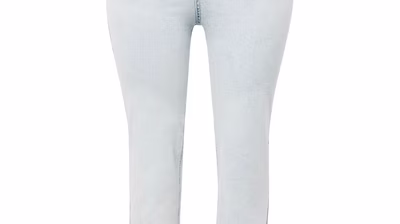 CITA MAASS Spring/Summer 24 pack shots - Cita-Maass-co-created-by-ABOUT-YOU_Pack-Shots_Iris-jeans_light-blue_5990