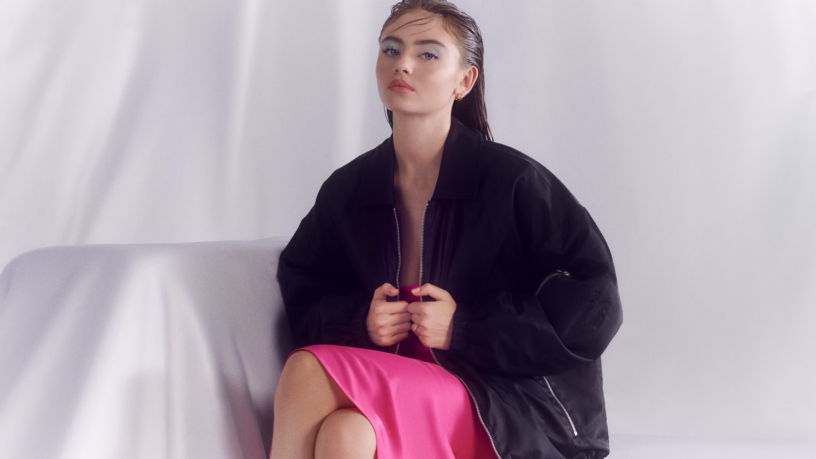 LENI KLUM x ABOUT YOU: Die neue Herbst/Winter Kollektion präsentiert junge, moderne Styles und zeigt die Weiterentwicklung des individuellen Stils des Models