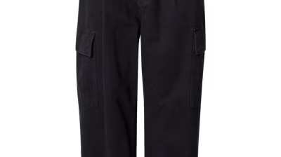 TRAPP Spring/Summer 25 pack shots - Kevin-Trapp-co-created-by-ABOUT-YOU_SS25_Drop-1_Pack-Shots_Aras-Pants_7990_black