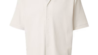 TRAPP Spring/Summer 24 pack shots - Kevin-Trapp-co-created-by-ABOUT-YOU_Pack-Shots_GOTS-Leopold-Shirt-_offwhite_6490