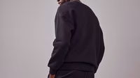 DAN FOX APPAREL Essentials campaign shots - Dan-Fox-Apparel-Essentials-co-created-by-ABOUT-YOU_SS2024_Campaign-Shot_109