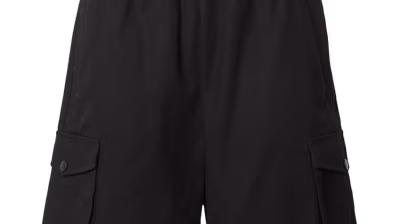 TRAPP Spring/Summer 24 pack shots - Kevin-Trapp-co-created-by-ABOUT-YOU_SpringSummer-2024_Drop-2_pack-shots_GOTS-John-shorts_black_4990_15598998