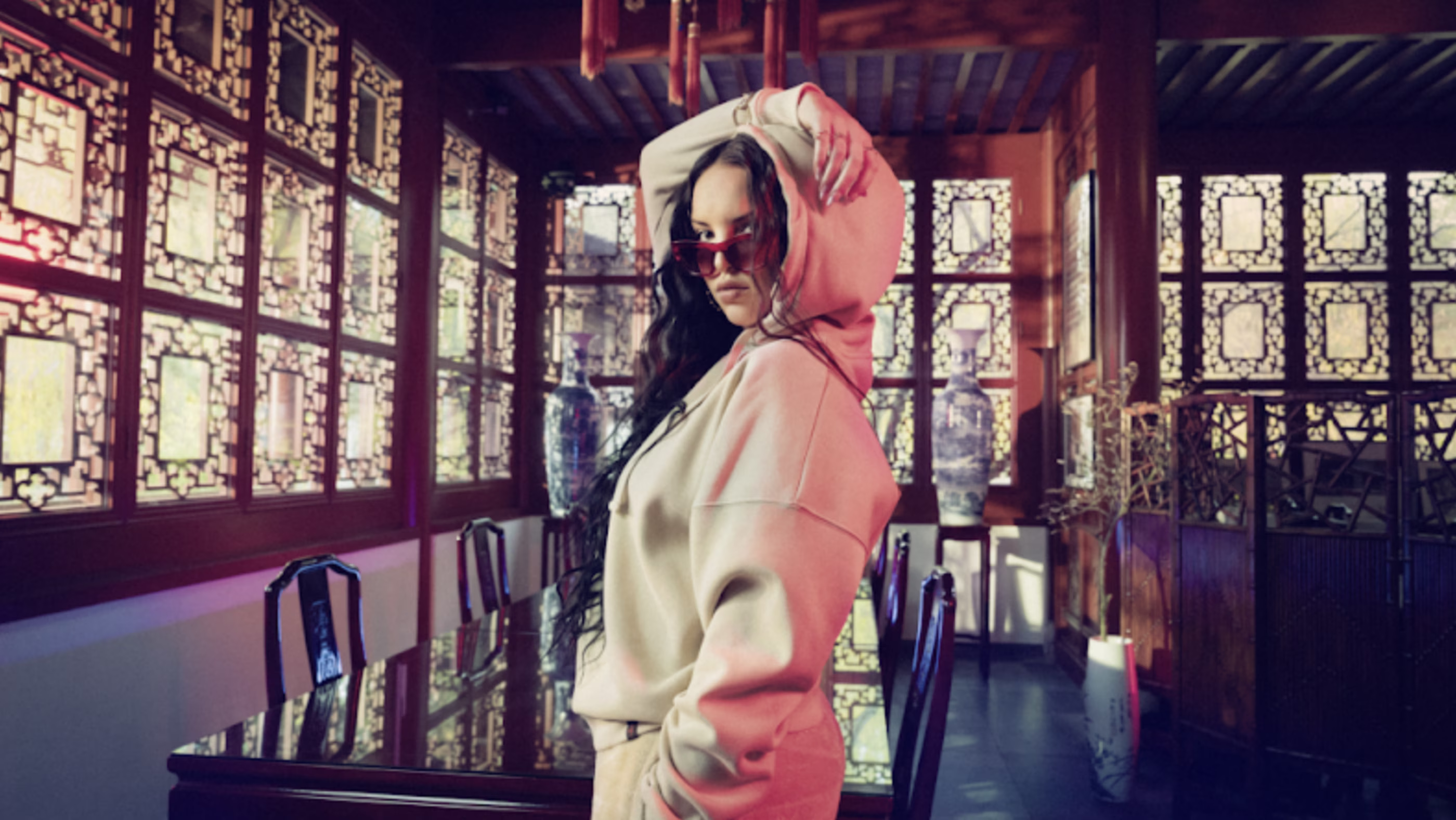 ABOUT YOU präsentiert Kollektion mit Rapperin JUJU: VIERVIER exklusiv erhältlich im Fashion Online Shop