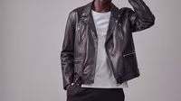 DAN FOX APPAREL Essentials campaign shots - Dan-Fox-Apparel-Essentials-co-created-by-ABOUT-YOU_SS2024_Campaign-Shot_89
