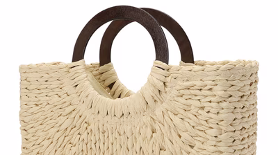 CITA MAASS Spring/Summer 24 pack shots - Cita-Maass-co-created-by-ABOUT-YOU_Pack-Shots_Louisa-bag_beige_2990